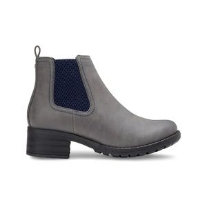 Chelasea Boot | Eastland Shoes Size 6 in Grey